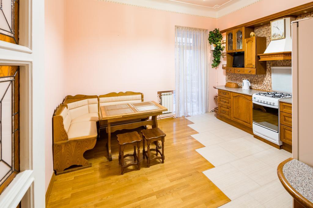 Do Lvova Central Apartments Buitenkant foto